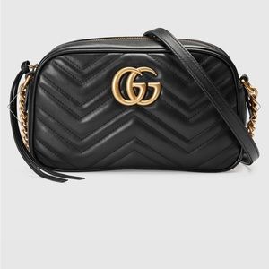 GENTLY USED - GUCCI GG MARMONT SMALL MATELASSÉ SHOULDER BAG